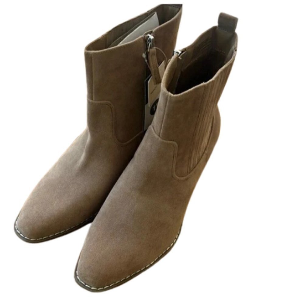 Universal thread ankle boots